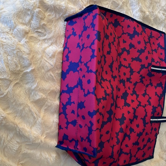 New! Floral Tote Bag by Estée Lauder - Picture 4 of 7